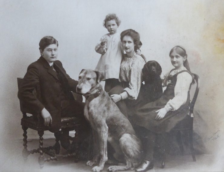 Lawrence Rowntree, dog Hamlet, and family