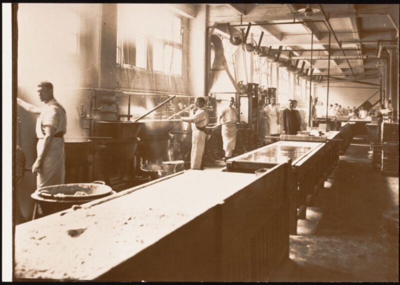 thumbnail of IMAGE 3 Almond Dept 1920 Borthwick Rowntrees_7_133