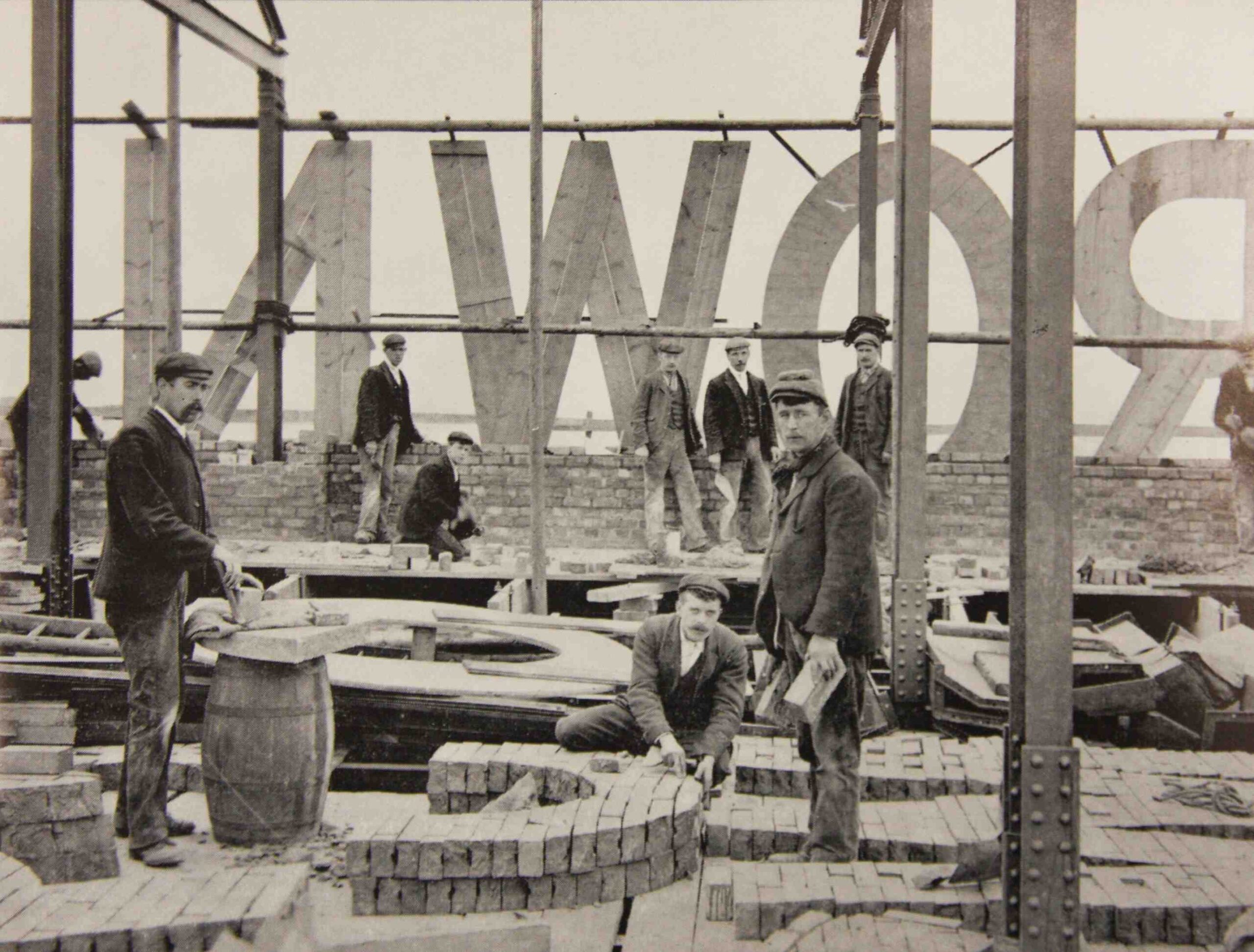 Workers on the Rowntree building c. 1904